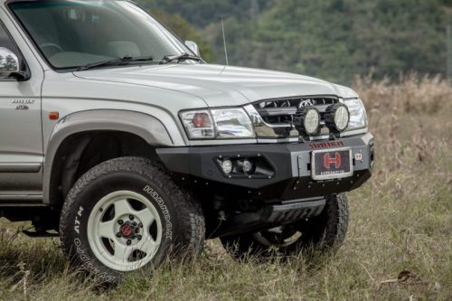 กันชนหน้า HAMER รุ่น KING-SERIES สำหรับรถ TOYOTA HILUX