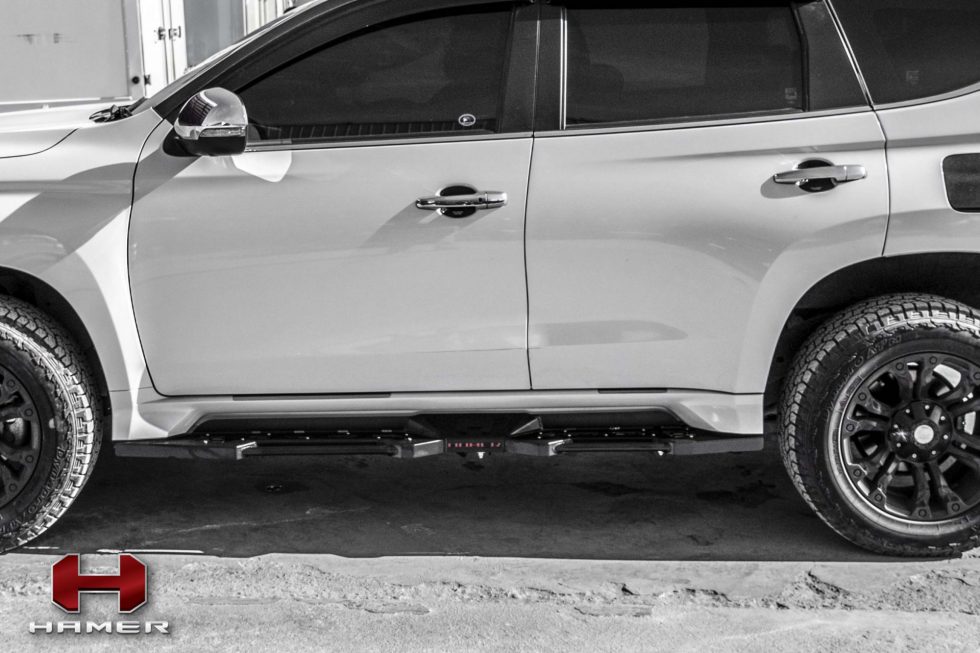 บันได HAMER - SHADOW SERIES SIDE STEPS บันไดข้าง Hamer รุ่น SHADOW SERIES ของรถ MITSUBISHI PAJERO SPORT 2020+